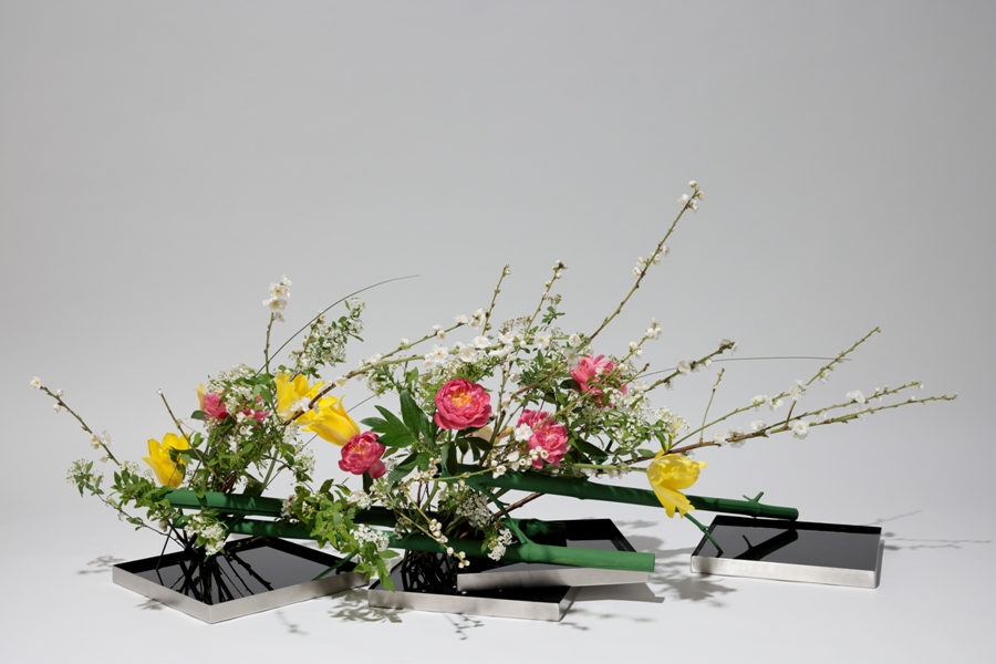 Приветственная композиция для выставки Friendship through Flowers Московского отделения Ikebana International Чинара Мундузбаева